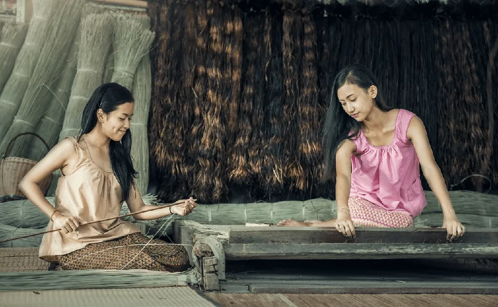 Delta Busana: Solusi Pakaian Tradisional yang Menghargai Budaya Cilacap